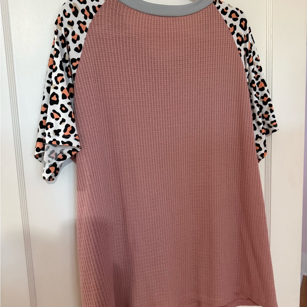 Pink Leopard Sleeve Women's Top - Picture 2 of 2